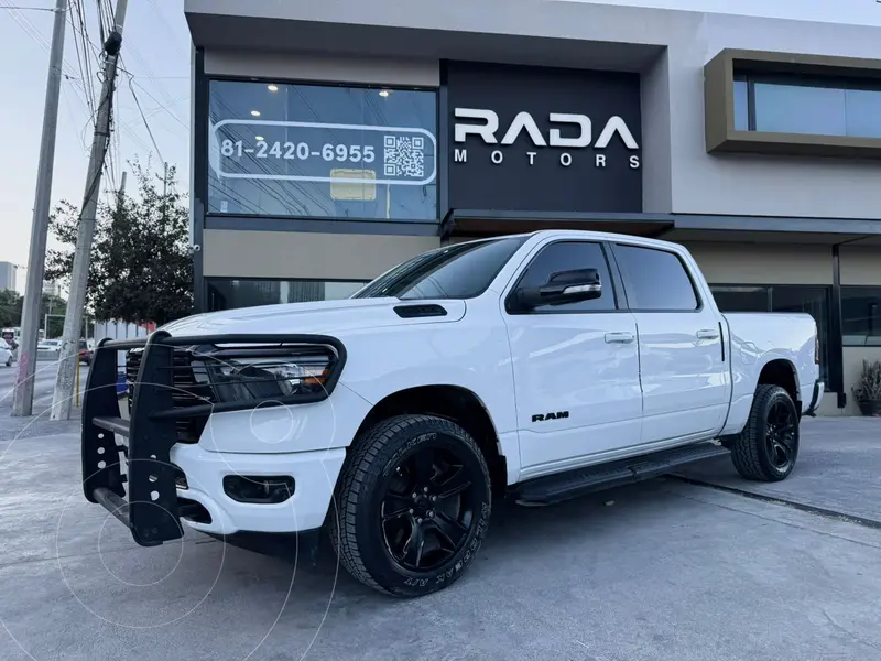 Foto RAM 1500 Mild Hybrid Bighorn Off Road usado (2021) color Blanco precio $775,799
