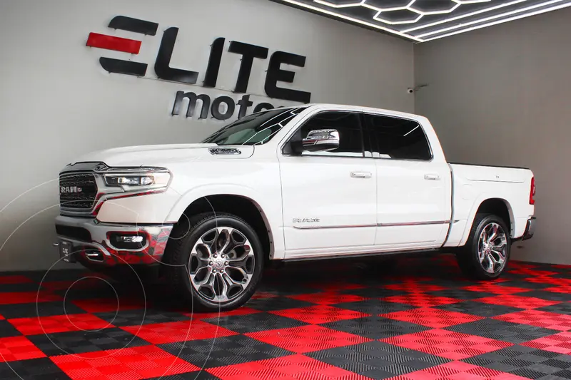 Foto RAM 1500 Mild Hybrid Limited 4x4 usado (2022) color Blanco Perla precio $959,900