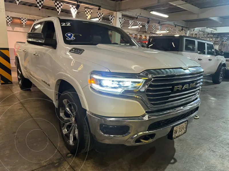 Foto RAM 1500 Mild Hybrid Limited Night Edition 4x4 usado (2022) color Blanco Perla precio $900,000