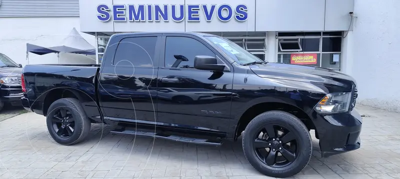 Foto RAM 1500 Hemi Sport Crew Cab 5.7L 4x4 usado (2021) color Negro financiado en mensualidades(enganche $151,183 mensualidades desde $12,910)