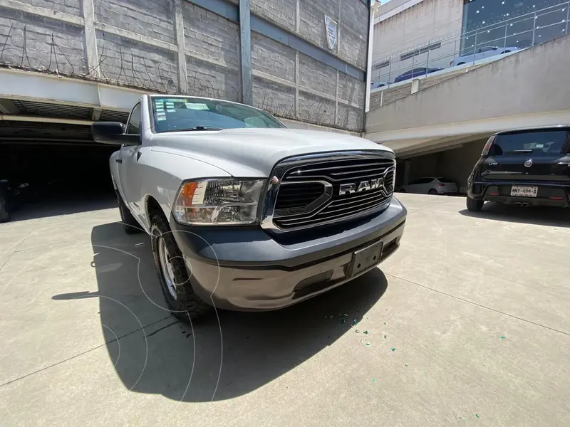 Foto RAM 1500 SLT 1500 Crew Cab Trabajo 3.6L Aut 8 vel 4x2 usado (2020) color Blanco financiado en mensualidades(enganche $94,824 mensualidades desde $10,954)