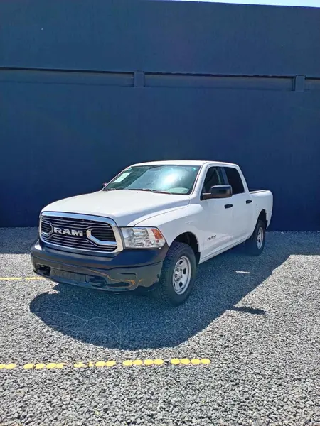 Foto RAM 1500 SLT 1500 Crew Cab Trabajo 5.7L Aut 6 vel 4x4 usado (2020) color Blanco financiado en mensualidades(enganche $84,000)