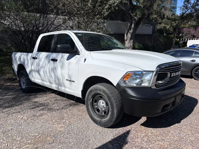 Foto RAM 1500 SLT 1500 Crew Cab Trabajo 3.6L Aut 8 vel 4x2 usado (2020) color Blanco financiado en mensualidades(enganche $120,145 mensualidades desde $10,954)