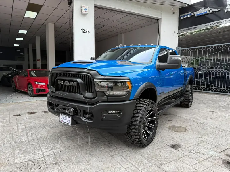 Foto RAM 2500 Power Wagon 6.4L usado (2024) color Azul precio $1,239,000