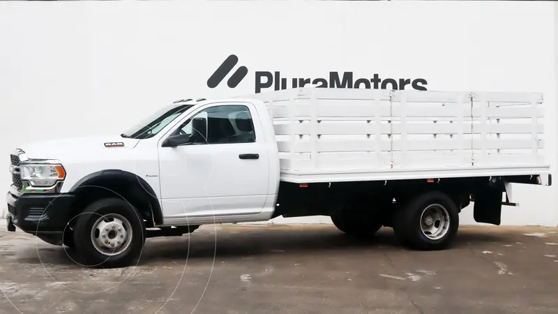 Foto RAM 4000 6.7L Chasis Crew Cab 4x4 usado (2022) color Blanco financiado en mensualidades(enganche $160,380 mensualidades desde $13,665)