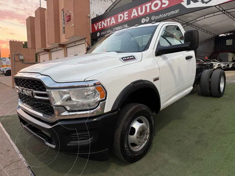 Foto RAM 4000 5.7L Chasis Cabina P 4x2 usado (2020) color Blanco precio $639,999
