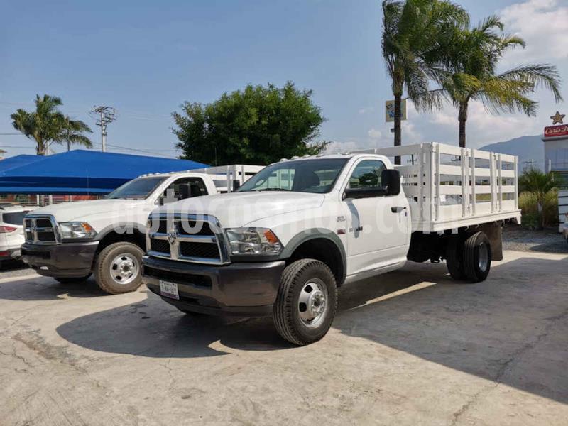 RAM 4000 5.7L Chasis Cabina P 4x2 usado (2017) color Blanco precio $438,000