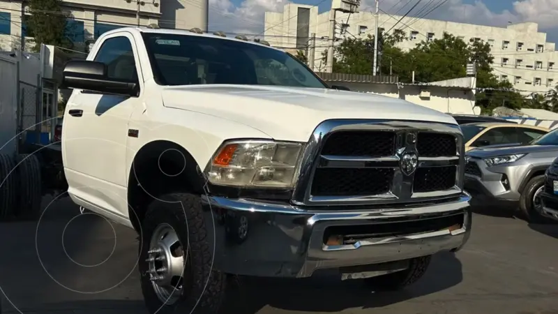 Foto RAM 4000 5.7L Chasis Cabina P 4x2 usado (2014) color Blanco precio $519,900