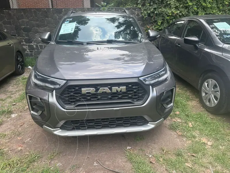 Foto RAM 700 Laramie Turbo Aut usado (2025) color Gris financiado en mensualidades(enganche $86,000 mensualidades desde $11,176)