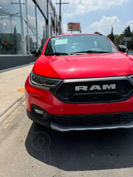 Foto RAM 700 Laramie Aut usado (2024) color Rojo precio $485,500