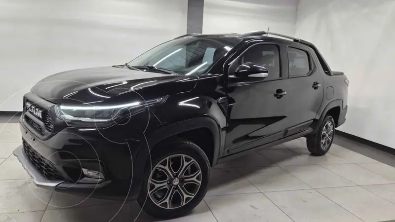 Foto RAM 700 Laramie Crew Cab usado (2023) color Negro financiado en mensualidades(enganche $77,440 mensualidades desde $7,639)