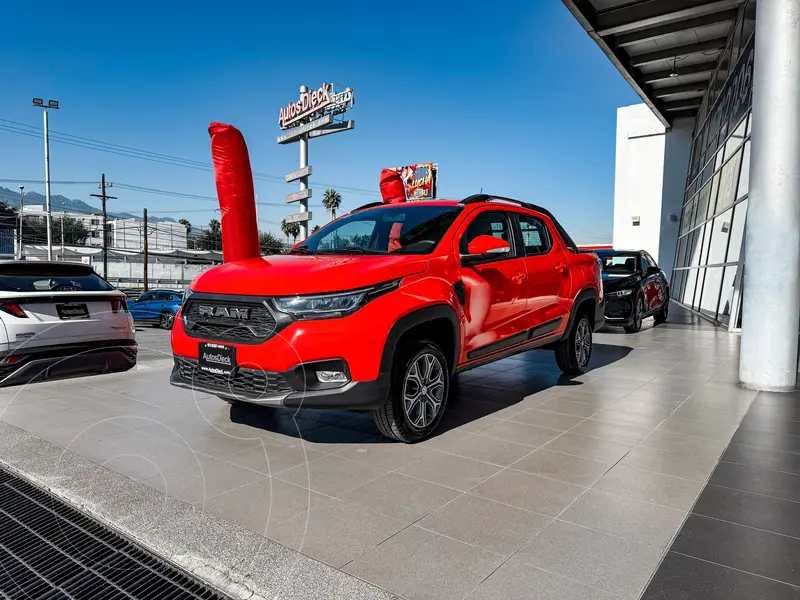 Foto RAM 700 Laramie Crew Cab usado (2023) color Rojo financiado en mensualidades(enganche $78,980 mensualidades desde $8,082)