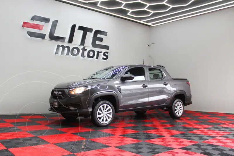 Foto RAM 700 Laramie Aut usado (2024) color Gris precio $389,900