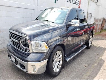 Foto venta Auto usado RAM RAM 4p Crew Longhorn Laramie V8/5.7 Aut 4x4 (2017) color Azul Marino precio $650,000