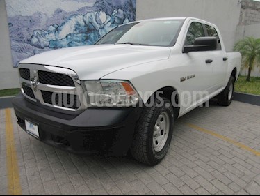 foto RAM RAM SLT 2500 Crew Cab Trabajo 5.7L Aut 6 vel 4x4 usado (2015) color Blanco precio $324,900
