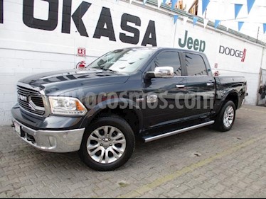 Foto RAM RAM 4p Crew Longhorn Laramie V8/5.7 Aut 4x4 usado (2017) color Azul Marino precio $635,000