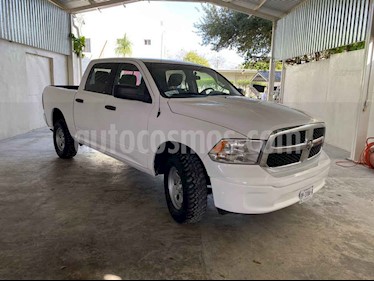 foto RAM RAM SLT 2500 Crew Cab Trabajo 5.7L Aut 6 vel 4x4 usado (2013) color Blanco precio $200,000