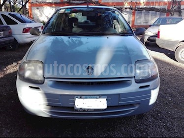 Renault Clio - usado (2002) color Gris precio $150.000