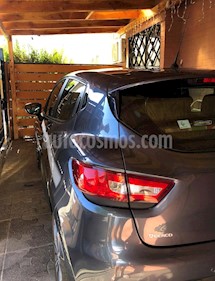 Renault Clio 1.2 Expression usado (2017) color Gris precio $7.000.000