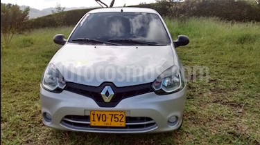 foto Renault Clio 1.2L Plus usado (2016) color Plata precio $20.900.000