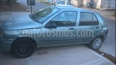 foto Renault Clio 1.6 usado (2000) color Verde precio $55.000