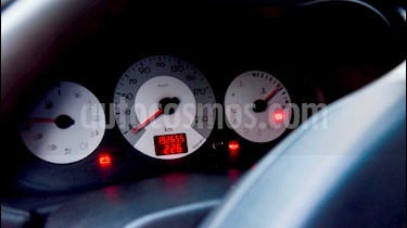 foto Renault Clio 5P 1.2 Pack usado (2008) color Gris Acero precio $137.000