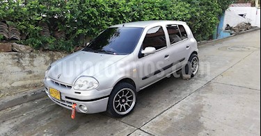 foto Renault Clio RXT usado (2003) color Plata precio $200