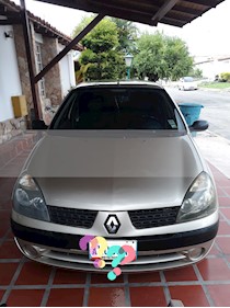 Foto venta carro usado Renault Clio expression 1.4 16V 110CV (2005) color Gris precio u$s2.600
