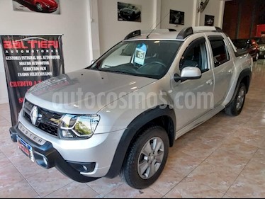Foto Renault Duster Oroch Outsider Plus 2.0 usado (2016) color Gris Claro precio $750.000