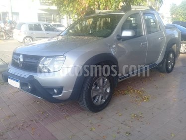 Renault Duster Oroch Outsider Plus 2.0 4x4 usado (2019) color Gris Acero precio $1.120.000