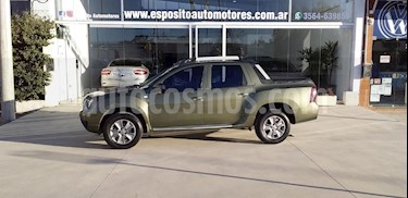 foto Renault Duster Oroch Outsider Plus 2.0 usado (2017) color Verde Oscuro precio $755.000