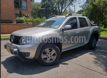 Renault Duster Oroch Dynamique 4x2 usado (2017) color Plata precio $47.800.000