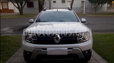 foto Renault Duster Oroch Dynamique 2.0 4x4 usado (2017) color Blanco precio $750.000