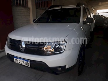 foto Renault Duster Oroch Dynamique 2.0 4x4 usado (2017) color Gris Claro precio $660.000