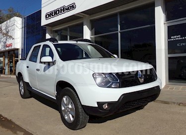 foto Renault Duster Oroch Outsider Plus 2.0 usado (2019) color Blanco precio $830.000