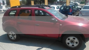 Renault Duster 5p Expression L4/2.0 Aut usado (2017) color Rojo precio $195,000