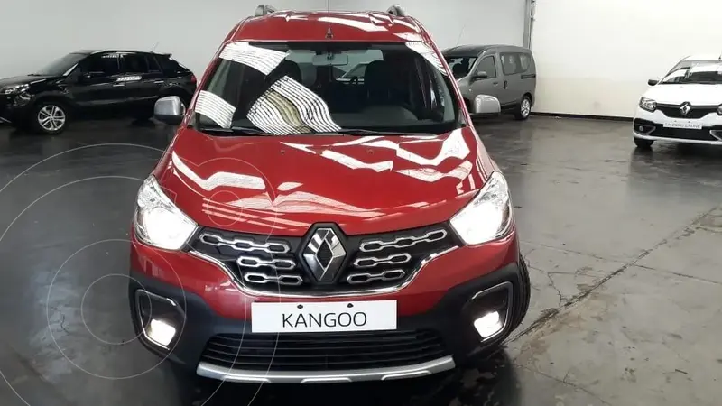 Foto Renault Kangoo Stepway 1.6 SCe usado (2025) color Rojo Fuego precio $9.804.133