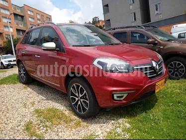 foto Renault Koleos Sport 4x2 usado (2017) color Rojo Maple precio $59.300.000