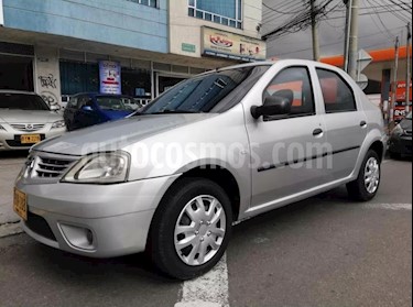 Foto venta Carro usado Renault Logan 1.6 Expression AA Mec 4P (2010) color Plata precio $17.900.000