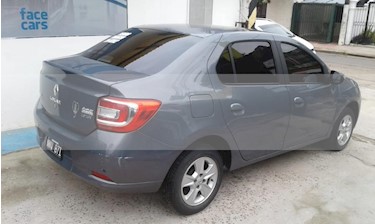 foto Renault Logan 1.6 Privilege Plus usado (2014) color Gris Oscuro precio $325.000