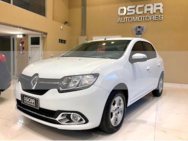 foto Renault Logan 1.6 Privilege Plus usado (2017) color Blanco Glaciar precio $389.000