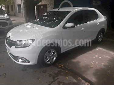 foto Renault Logan 1.6 Privilege usado (2017) color Gris Estrella precio $380.000