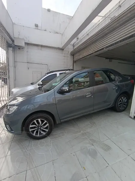 Foto Renault Logan 1.6 Intens usado (2024) color Gris Acero financiado en cuotas(anticipo $8.500.000 cuotas desde $500.000)