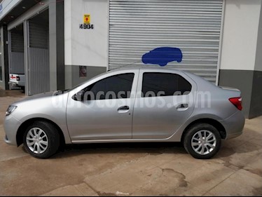 Renault Logan 1.6 Pack I usado (2015) color Gris Claro precio $530.000