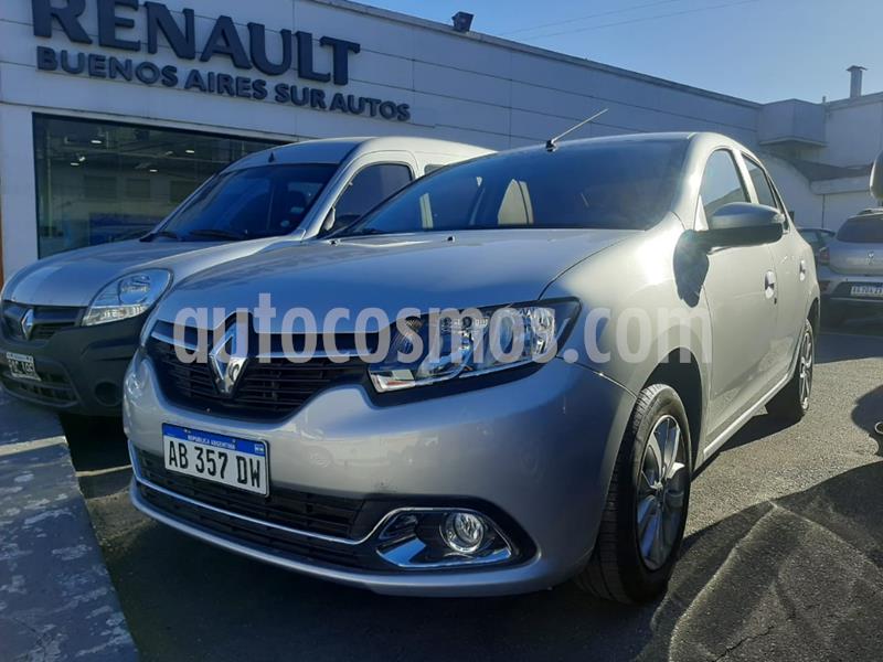 foto Renault Logan 1.6 Privilege Plus usado (2017) color Gris Claro precio $900.000