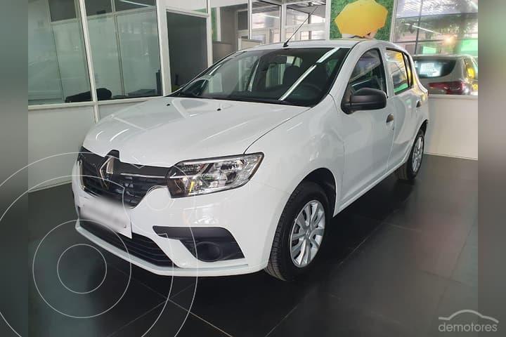 Renault Logan 1.6 Life financiado en cuotas anticipo $159.000 cuotas desde $16.573