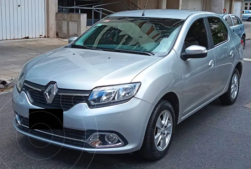 Foto Renault Logan 1.6 Privilege usado (2017) color Plata precio $13.000.000