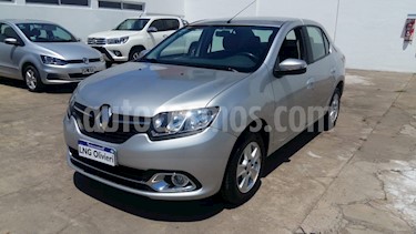 foto Renault Logan 1.6 Privilege usado (2016) color Gris Estrella precio $545.000