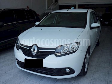 foto Renault Logan - usado (2017) color Blanco precio $549.900