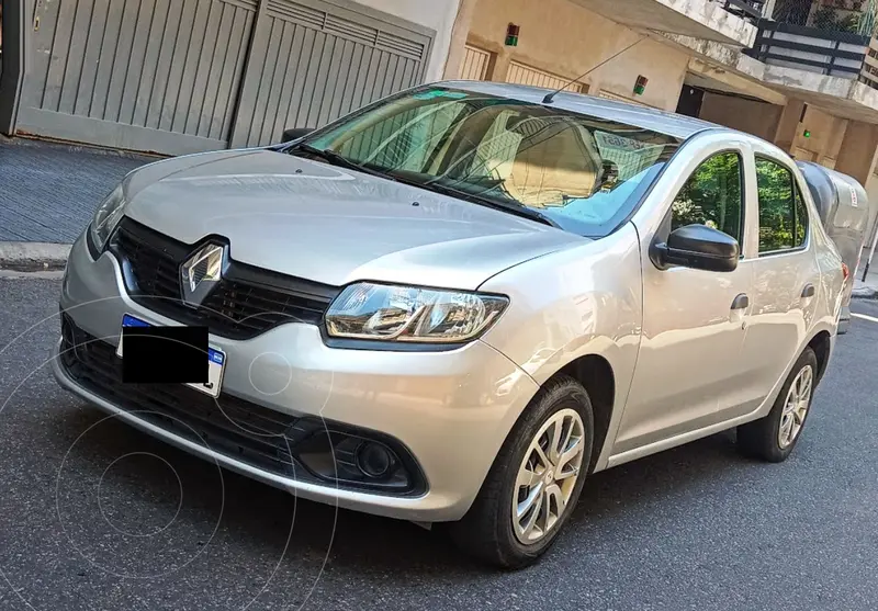 Foto Renault Logan 1.6 Authentique Plus usado (2019) color Plata precio $14.000.000